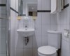 Bathroom 1.jpg